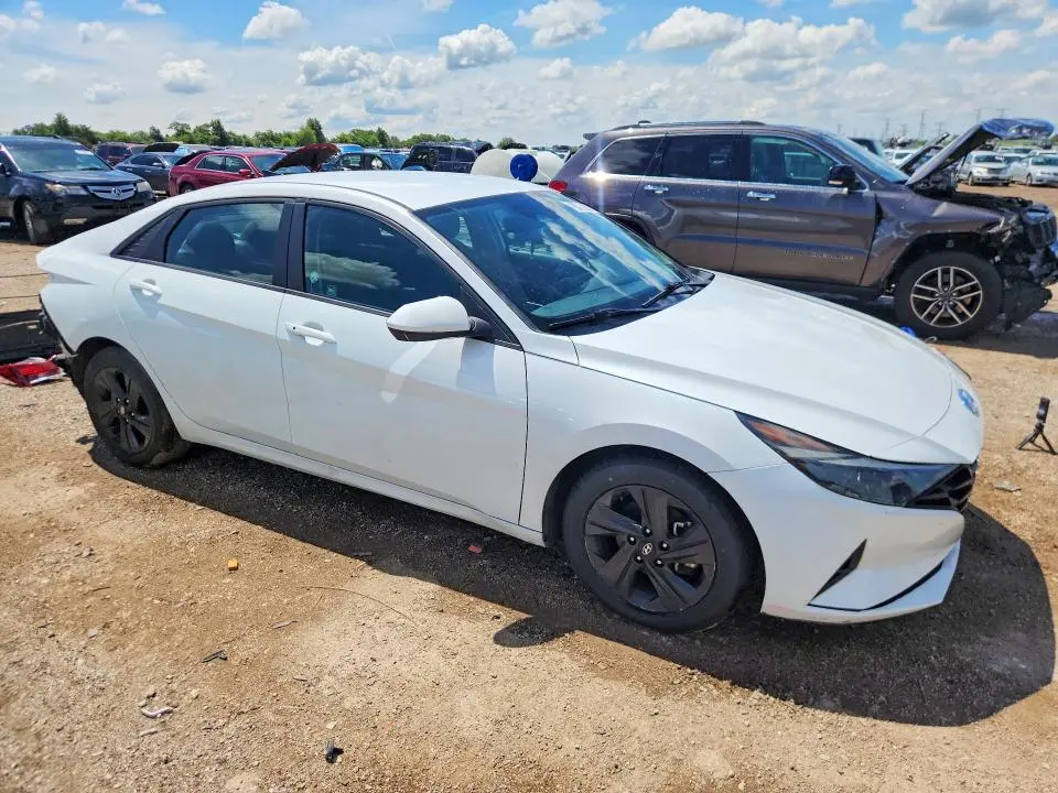 2021 HYUNDAI ELANTRA SEL  