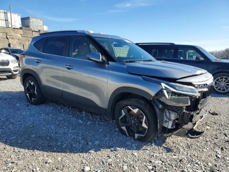 2024 KIA SELTOS EX  