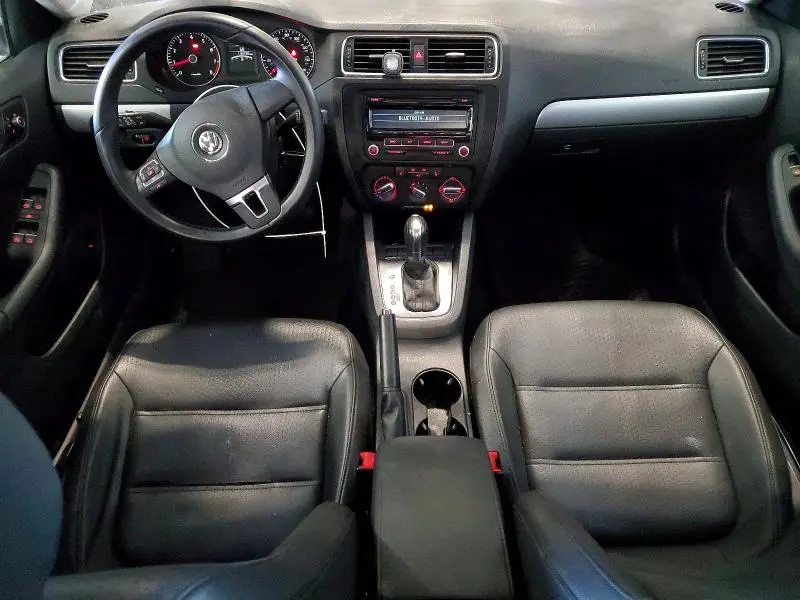 2013 VOLKSWAGEN JETTA   