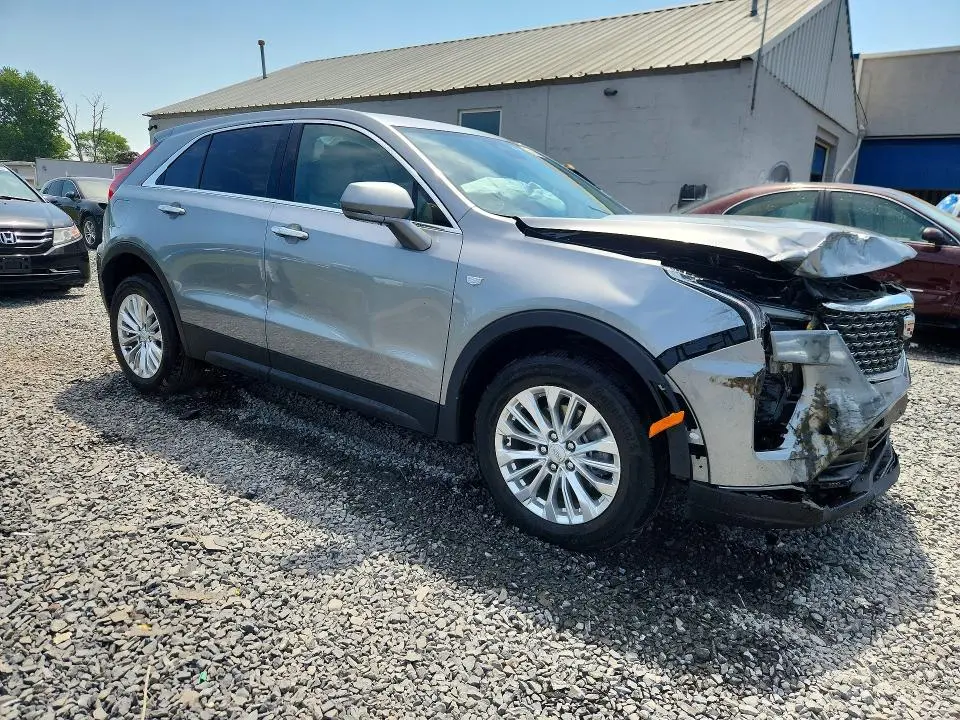 2024 CADILLAC XT4 LUXURY  