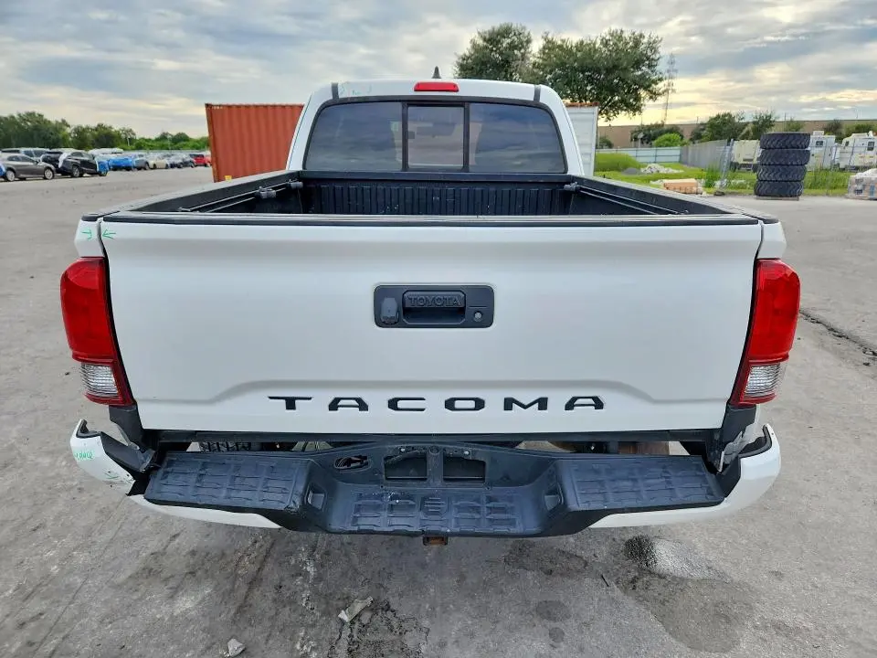 2022 TOYOTA TACOMA SR  