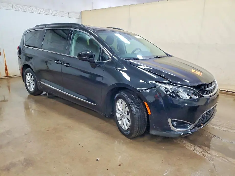 2017 CHRYSLER PACIFICA TOURING L  