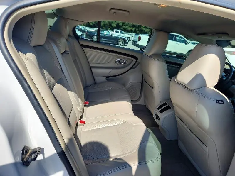 2010 FORD TAURUS LIMITED  