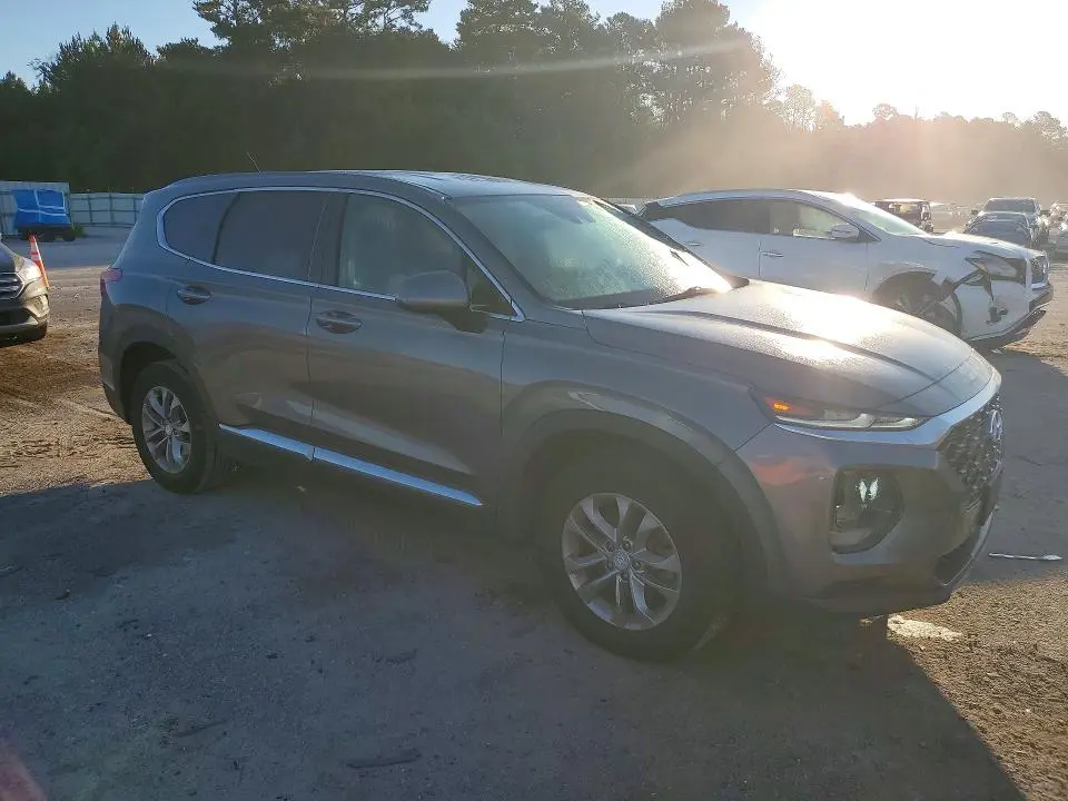 2019 HYUNDAI SANTA FE SE  