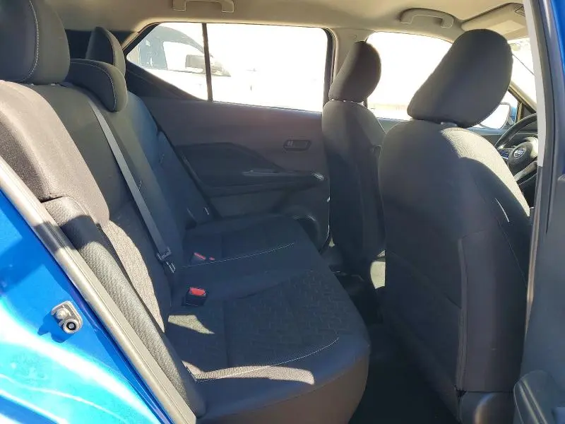 2021 NISSAN KICKS S  