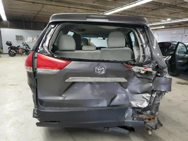 2013 TOYOTA SIENNA   