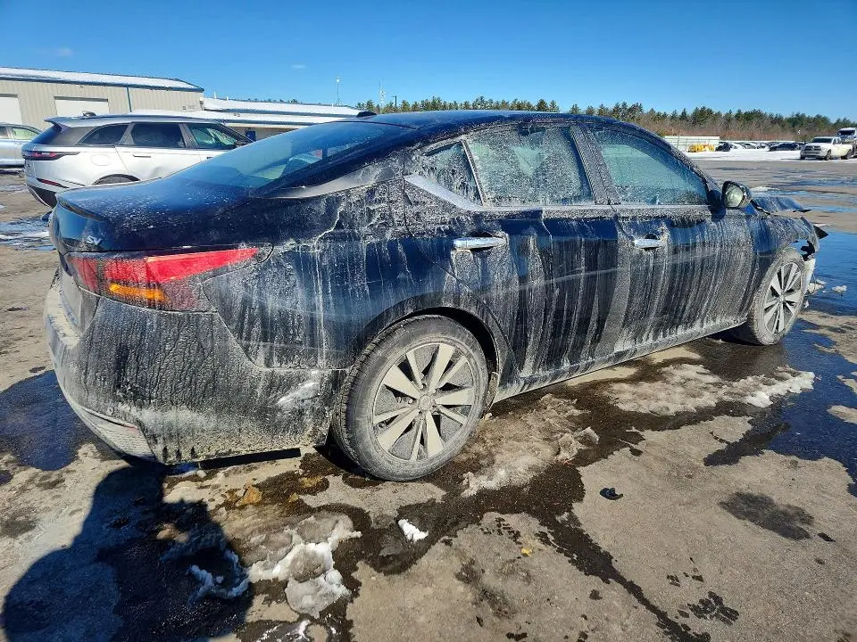 2022 NISSAN ALTIMA SV  