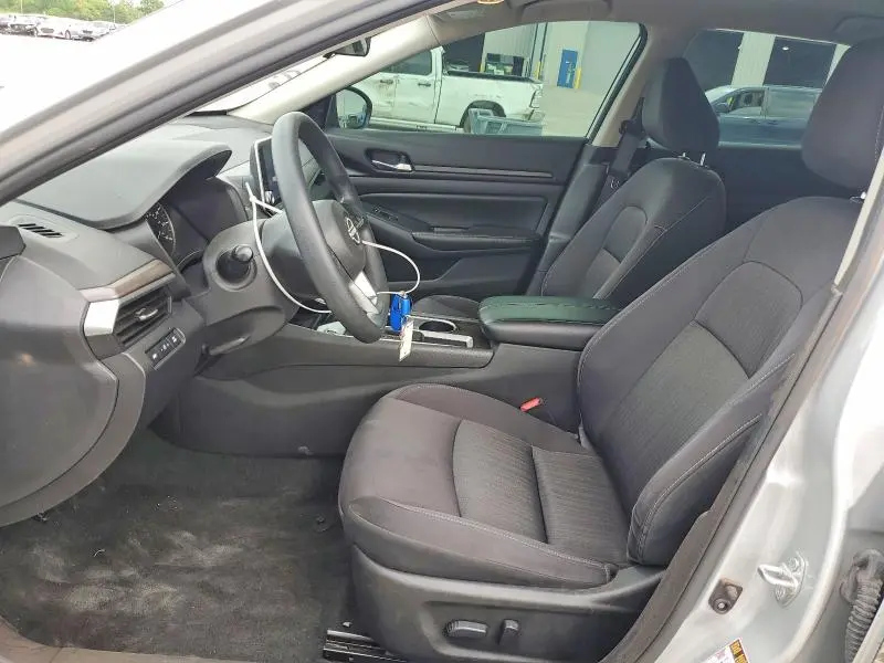 2024 NISSAN ALTIMA SV  