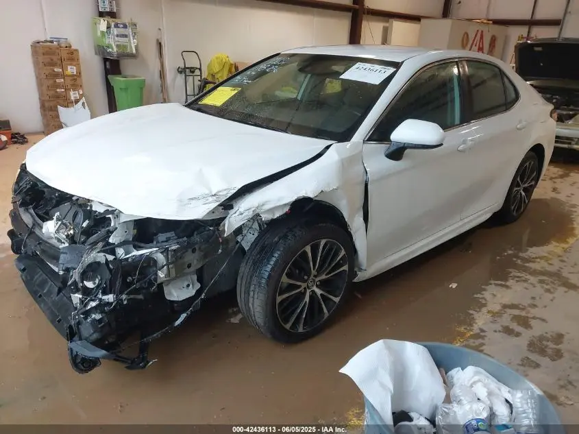2019 TOYOTA CAMRY SE