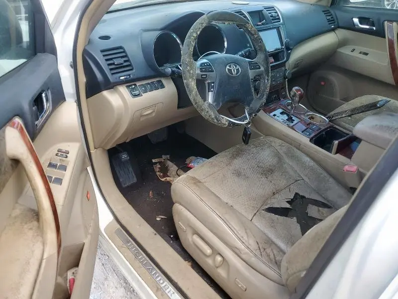 2013 TOYOTA HIGHLANDER LIMITED  