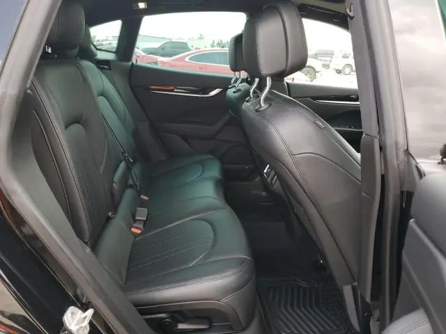2021 MASERATI LEVANTE S  