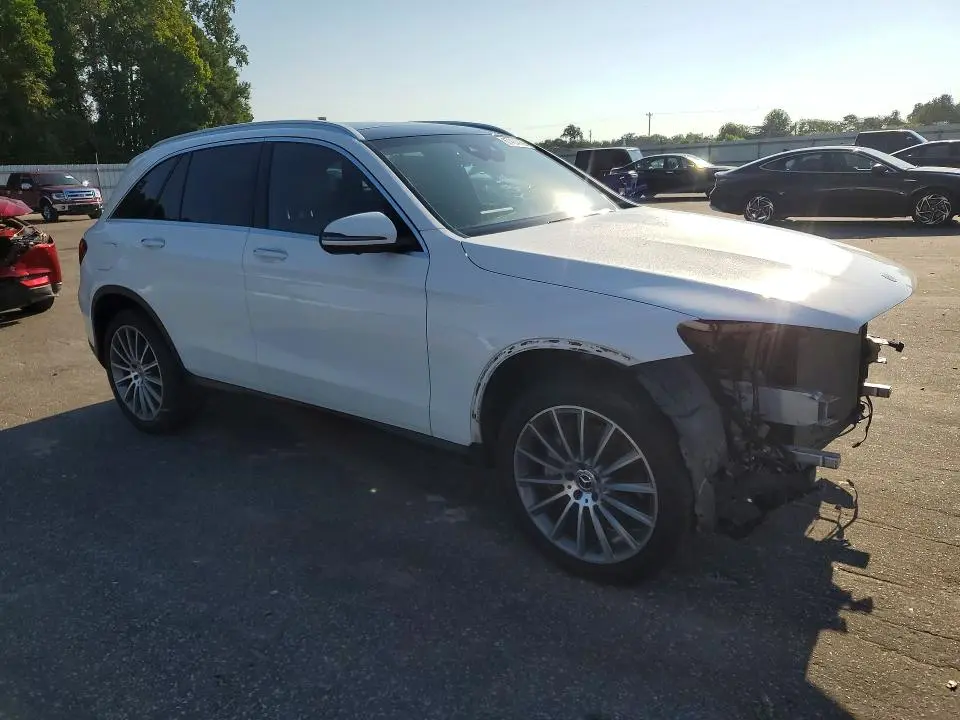 2020 MERCEDES-BENZ GLC 300 4MATIC  
