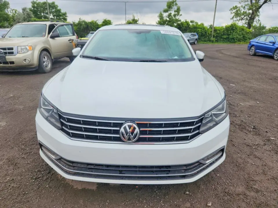 2016 VOLKSWAGEN PASSAT SEL  