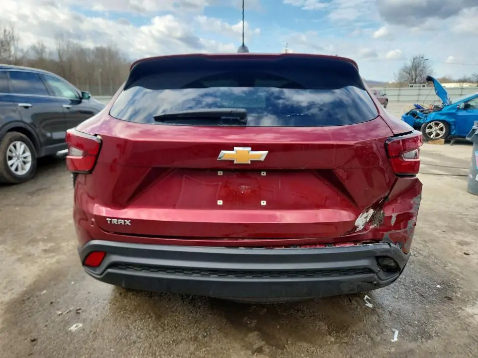 2024 CHEVROLET TRAX LS  