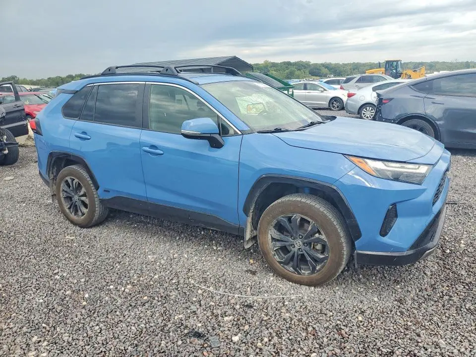2022 TOYOTA RAV4 SE  