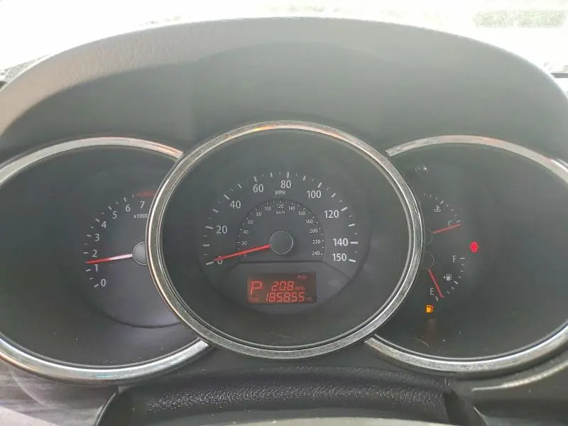 2013 KIA SORENTO LX  