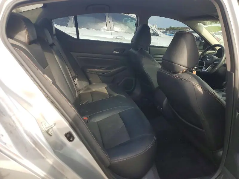 2019 NISSAN ALTIMA SR  