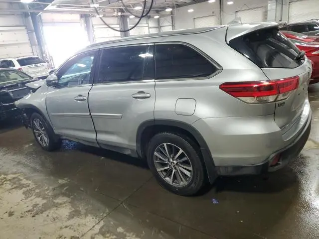 2019 TOYOTA HIGHLANDER SE  