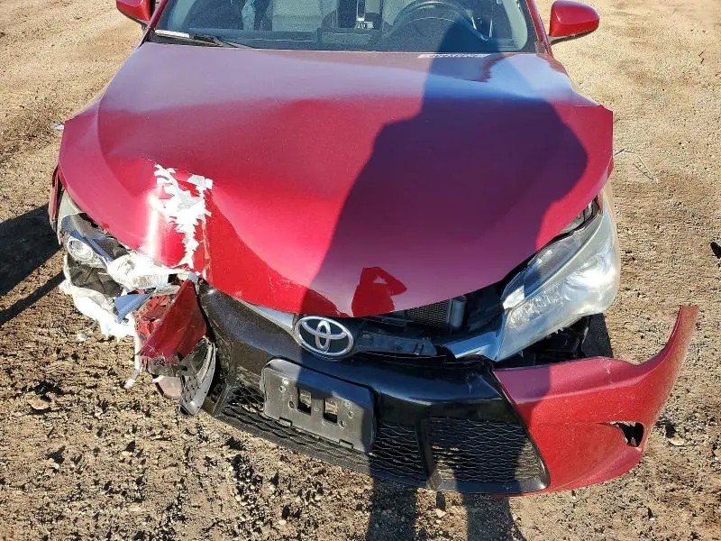 2015 TOYOTA CAMRY SE  