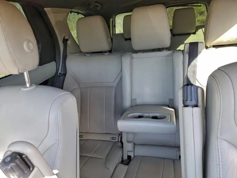 2017 LAND ROVER DISCOVERY SE  