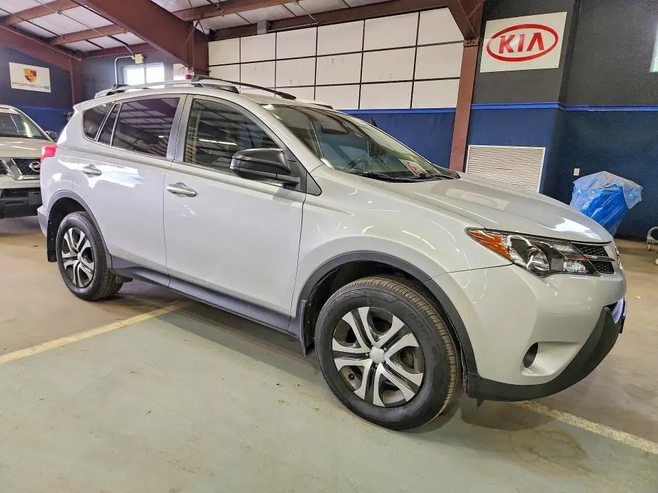 2013 TOYOTA RAV4 LE  