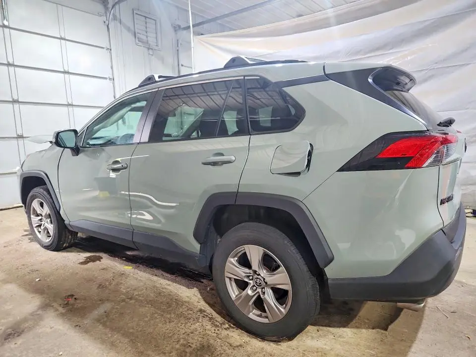 2023 TOYOTA RAV4 XLE  