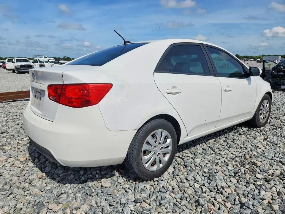 2011 KIA FORTE LX  