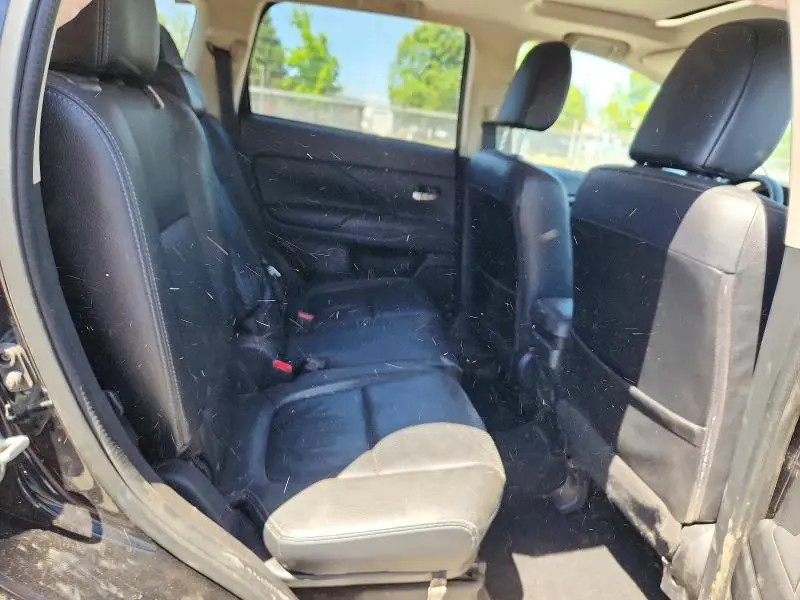 2018 MITSUBISHI OUTLANDER SE  