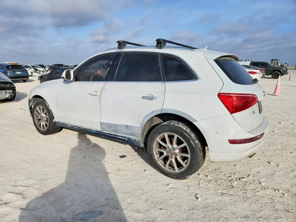 2011 AUDI Q5 PREMIUM  