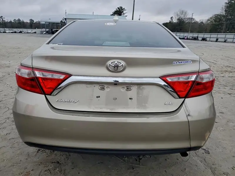 2016 TOYOTA CAMRY LE  