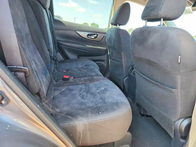 2015 NISSAN ROGUE SV  