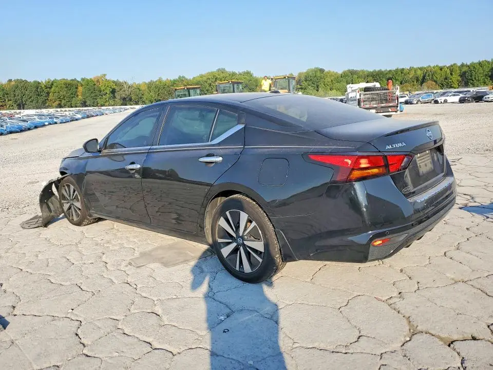 2021 NISSAN ALTIMA SV  