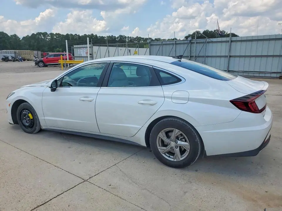 2022 HYUNDAI SONATA SE  