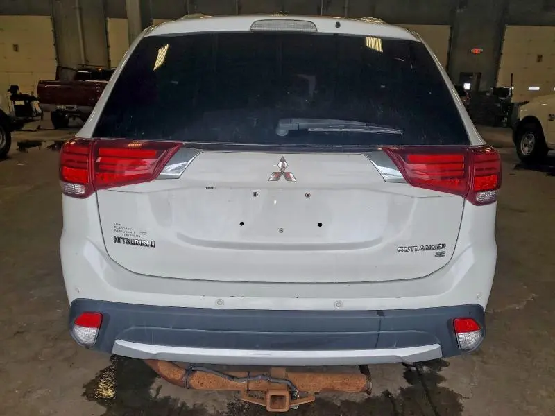 2016 MITSUBISHI OUTLANDER SE  