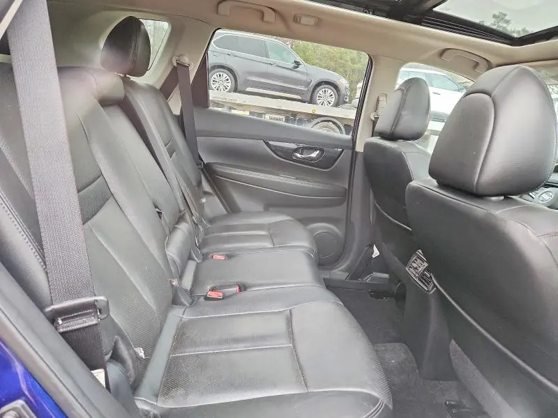 2017 NISSAN ROGUE SL  