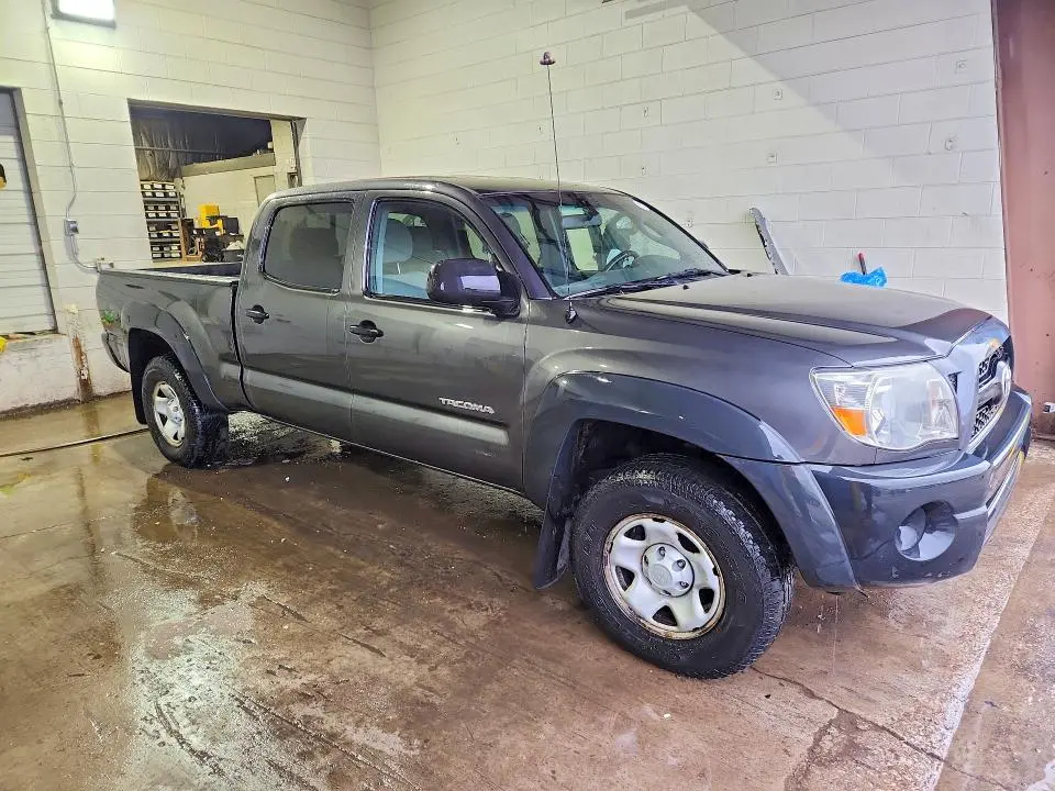 2011 TOYOTA TACOMA V6  