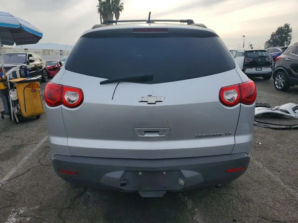 2012 CHEVROLET TRAVERSE LS  