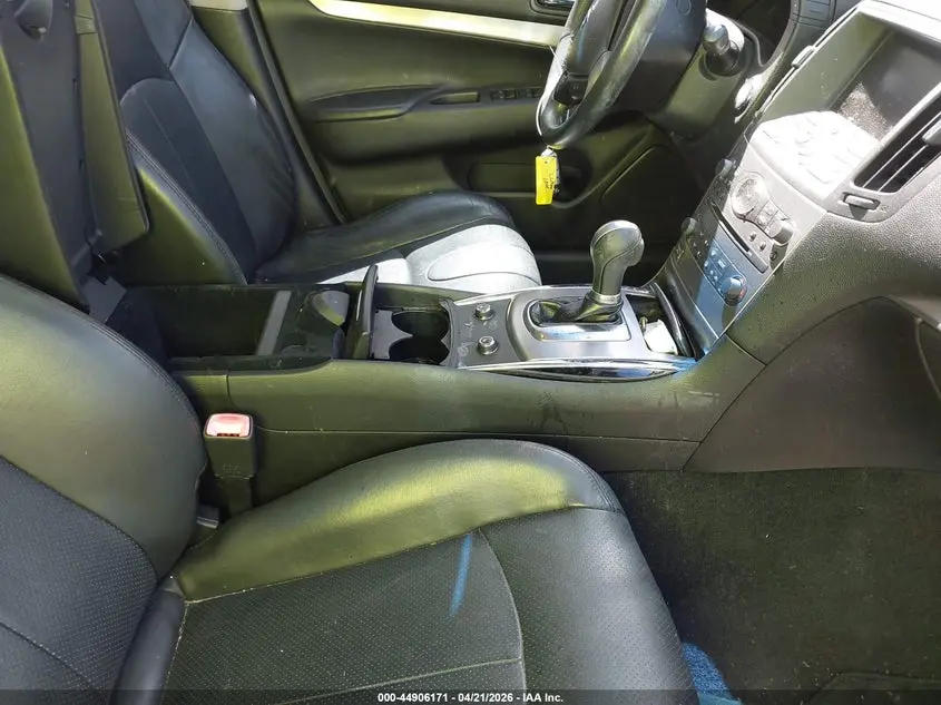 2015 INFINITI Q40  