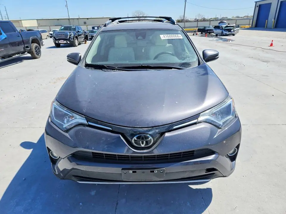 2018 TOYOTA RAV4 XLE  