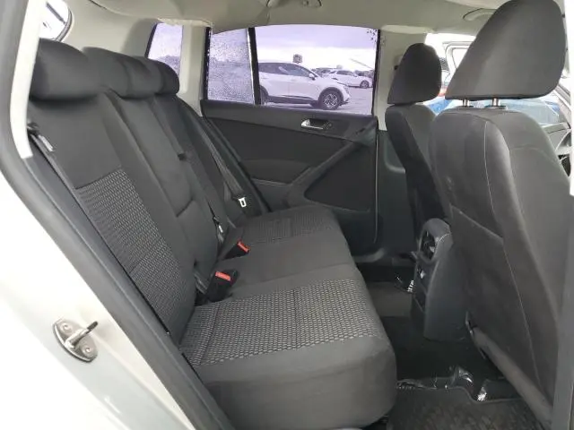 2010 VOLKSWAGEN TIGUAN S  