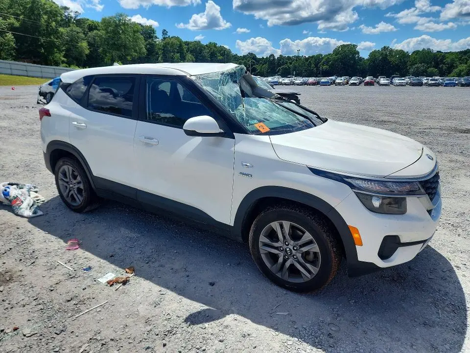 2021 KIA SELTOS LX  