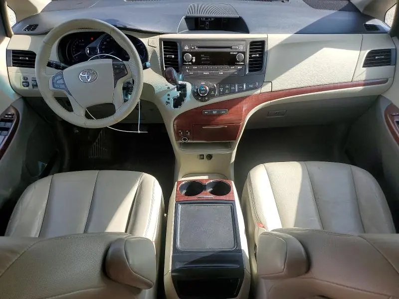 2013 TOYOTA SIENNA XLE 8-PASSENGER  