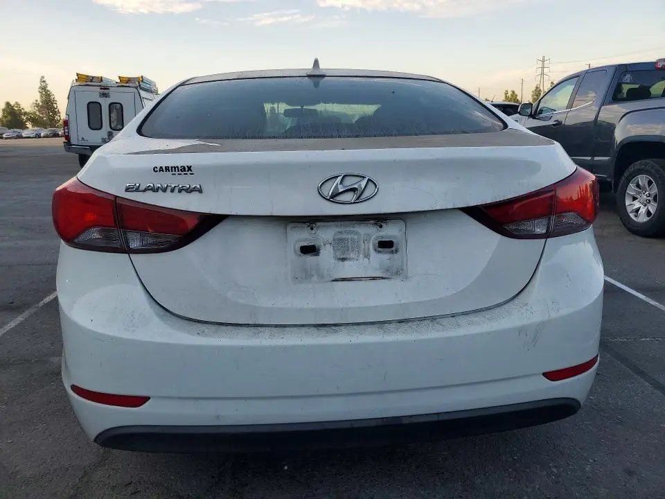 2014 HYUNDAI ELANTRA SE  