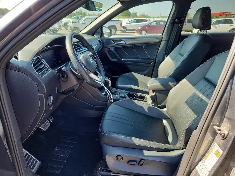 2022 VOLKSWAGEN TIGUAN SE R-LINE BLACK  