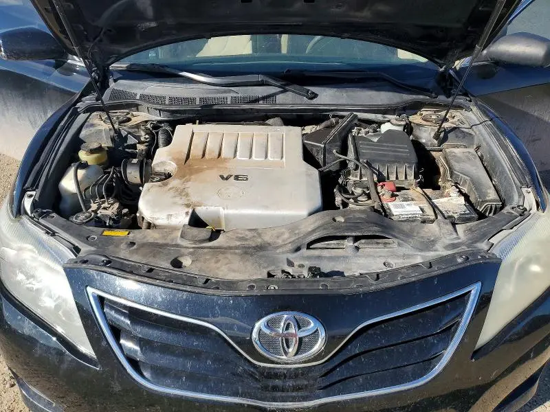 2010 TOYOTA CAMRY LE V6  