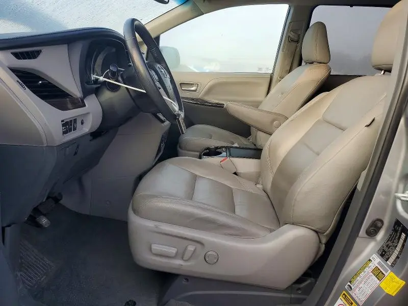 2015 TOYOTA SIENNA XLE 8-PASSENGER  