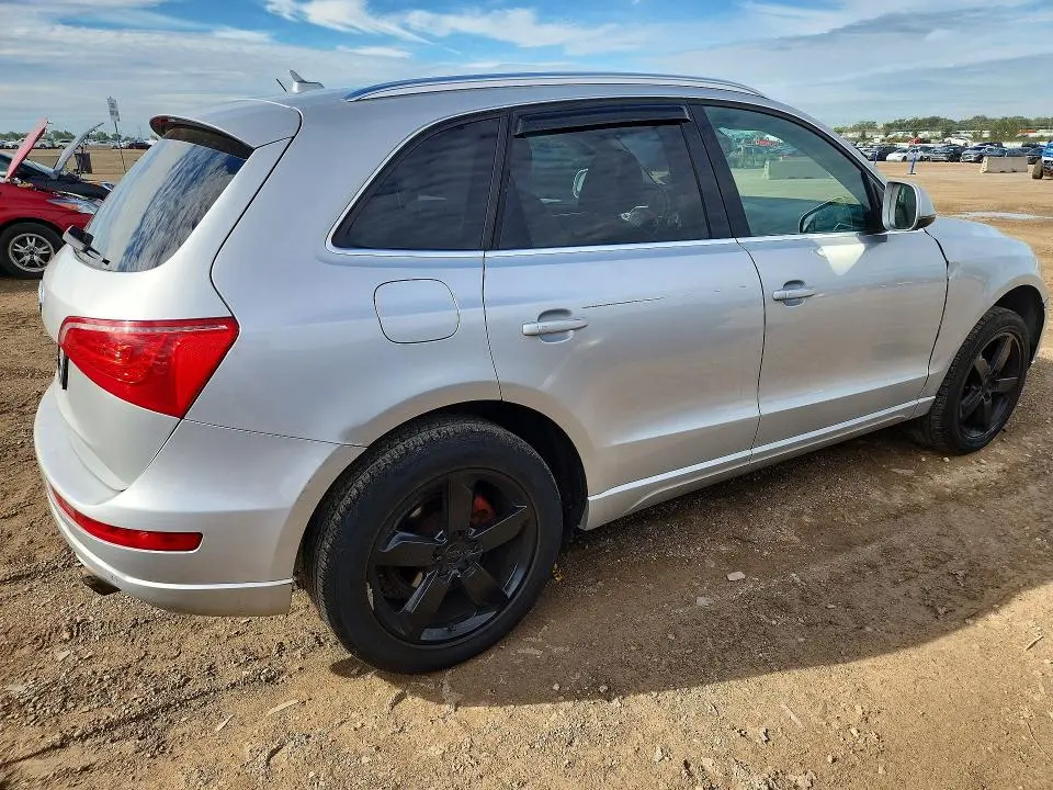 2010 AUDI Q5 PREMIUM PLUS  