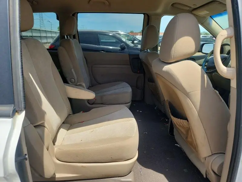2011 KIA SEDONA LX  