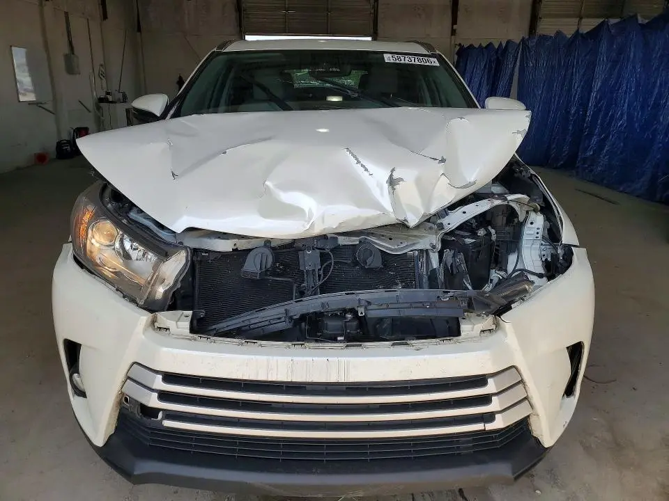 2017 TOYOTA HIGHLANDER XLE  