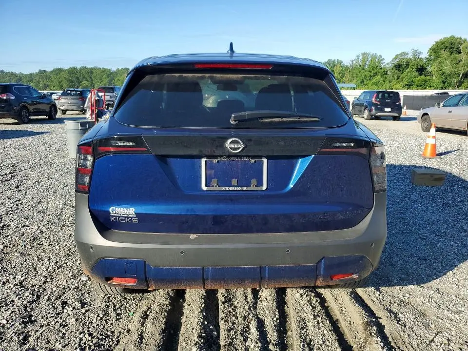 2025 NISSAN KICKS SV  